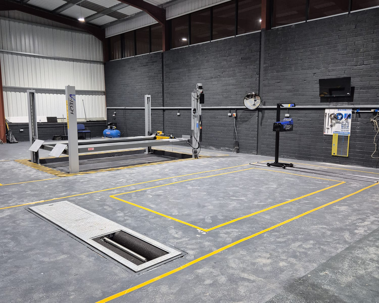 Omar needed a practical MOT bay layout that would reduce wasted movement, support both Class 4 and Class 7 testing, and provide the correct equipment to operate confidently and compliantly from day one.